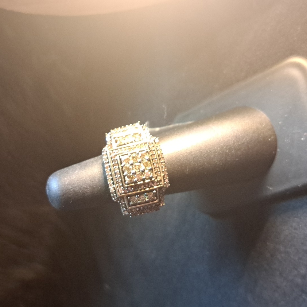 Elegant Champaign Diamond Gold Ring - Picture 4 of 4